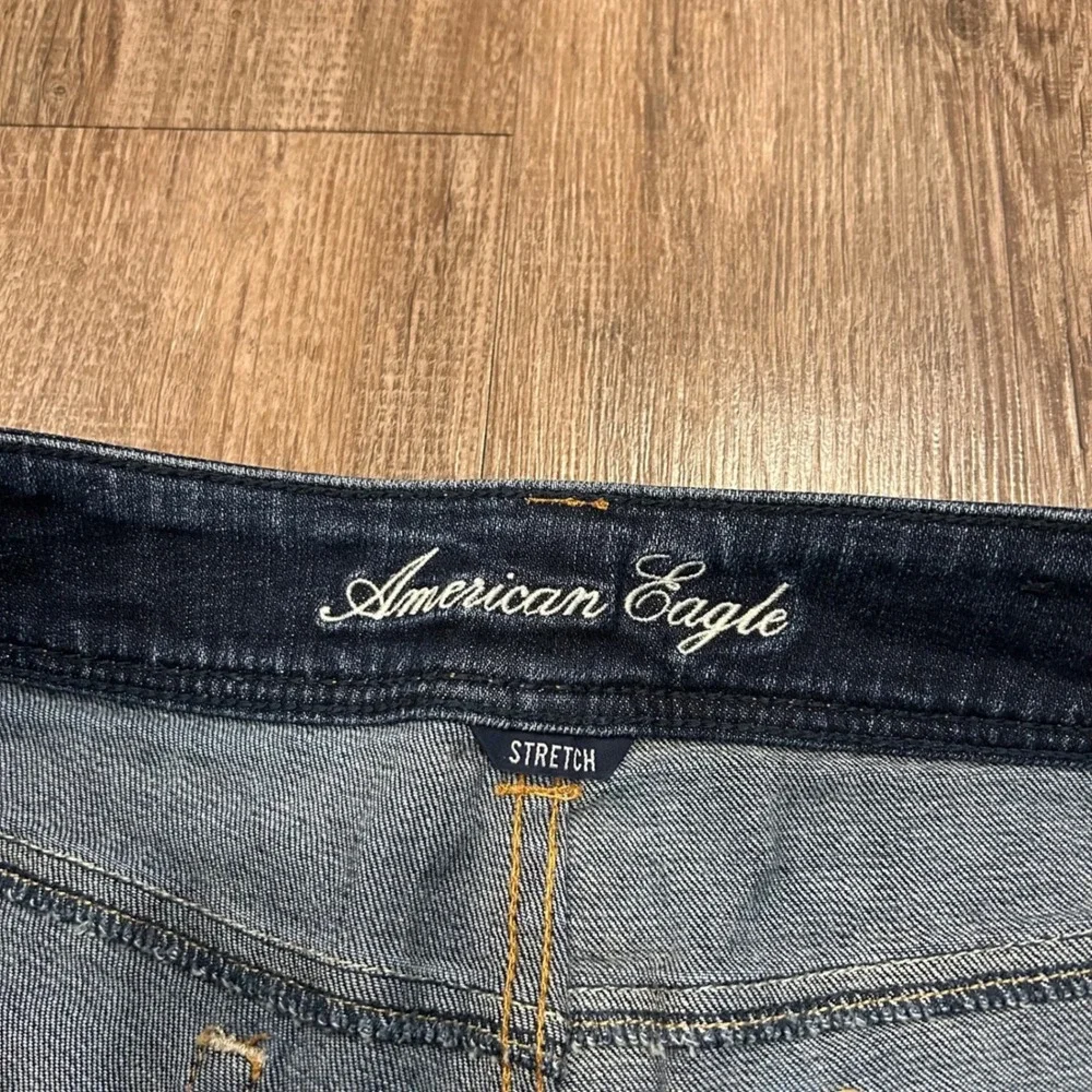 American Eagle Women Size 8 Dark Wash‎ Lace Trim Denim Jean Shorts Low Rise Y2K